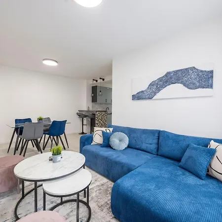 Deluxe & Minimalistic In The Heart Of Appartamento *