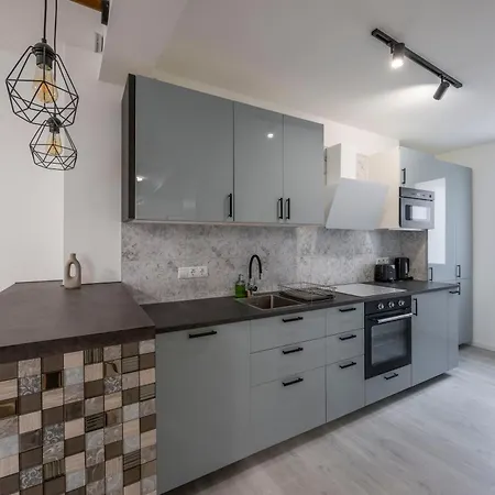 Appartamento Deluxe & Minimalistic In The Heart Of *